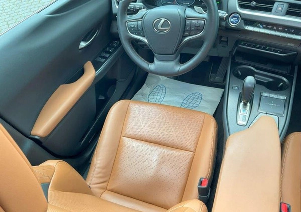 Lexus UX cena 199900 przebieg: 20007, rok produkcji 2021 z Kraków małe 596